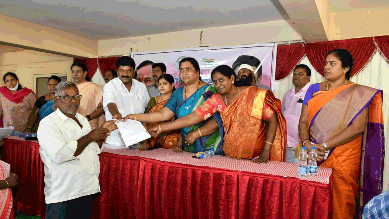 పేద ప్ర‌జ‌ల సంక్షేమ‌మే ప్ర‌భుత్వ ధ్యేయం : మంత్రి త‌ల‌సాని