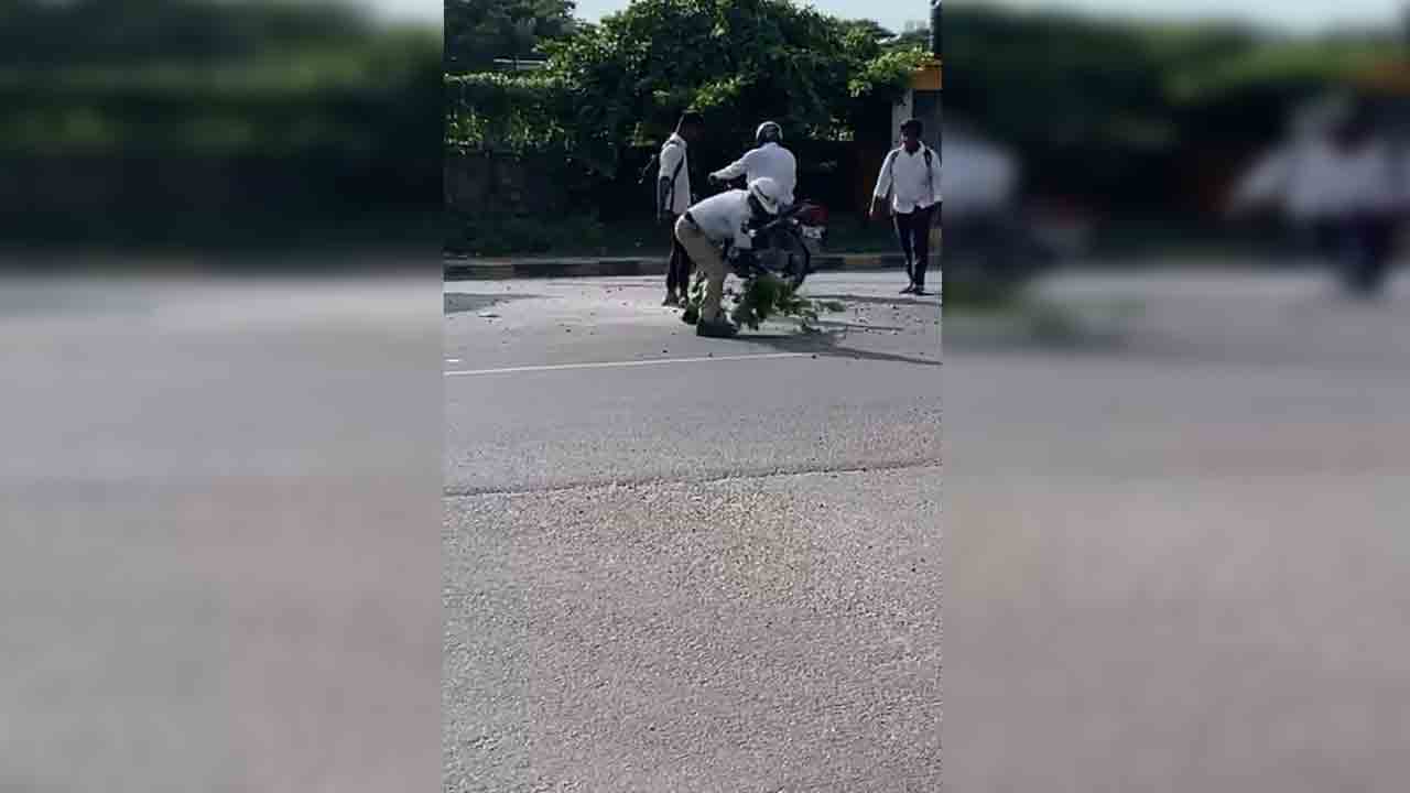 ఆ ట్రాఫిక్ కానిస్టేబుల్‌కు హ్యాట్సాఫ్.. వీడియో