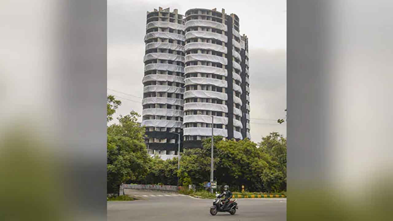 ట్విన్ ట‌వ‌ర్స్ పేల్చేందుకు 3700 కిలోల పేలుడు ప‌దార్ధాలు అమ‌ర్చేశారు..