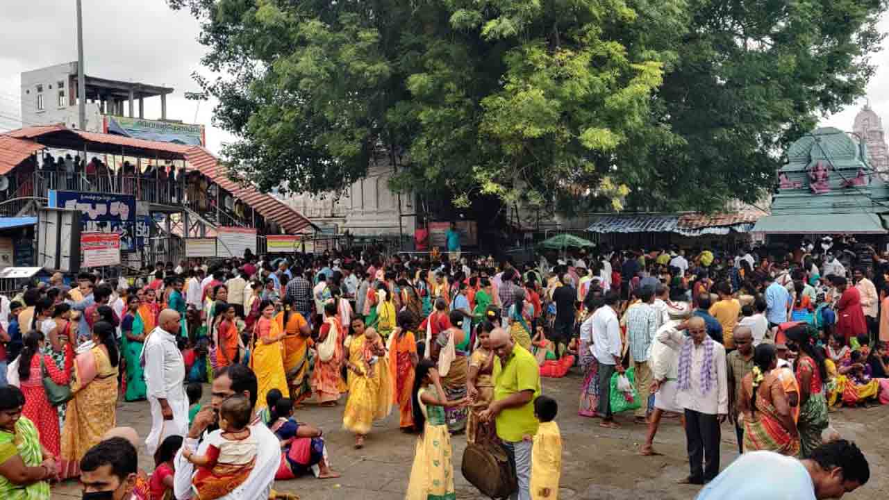 Vemulavada | వేములవాడ రాజన్నఆలయానికి పోటెత్తిన భక్తజనం
