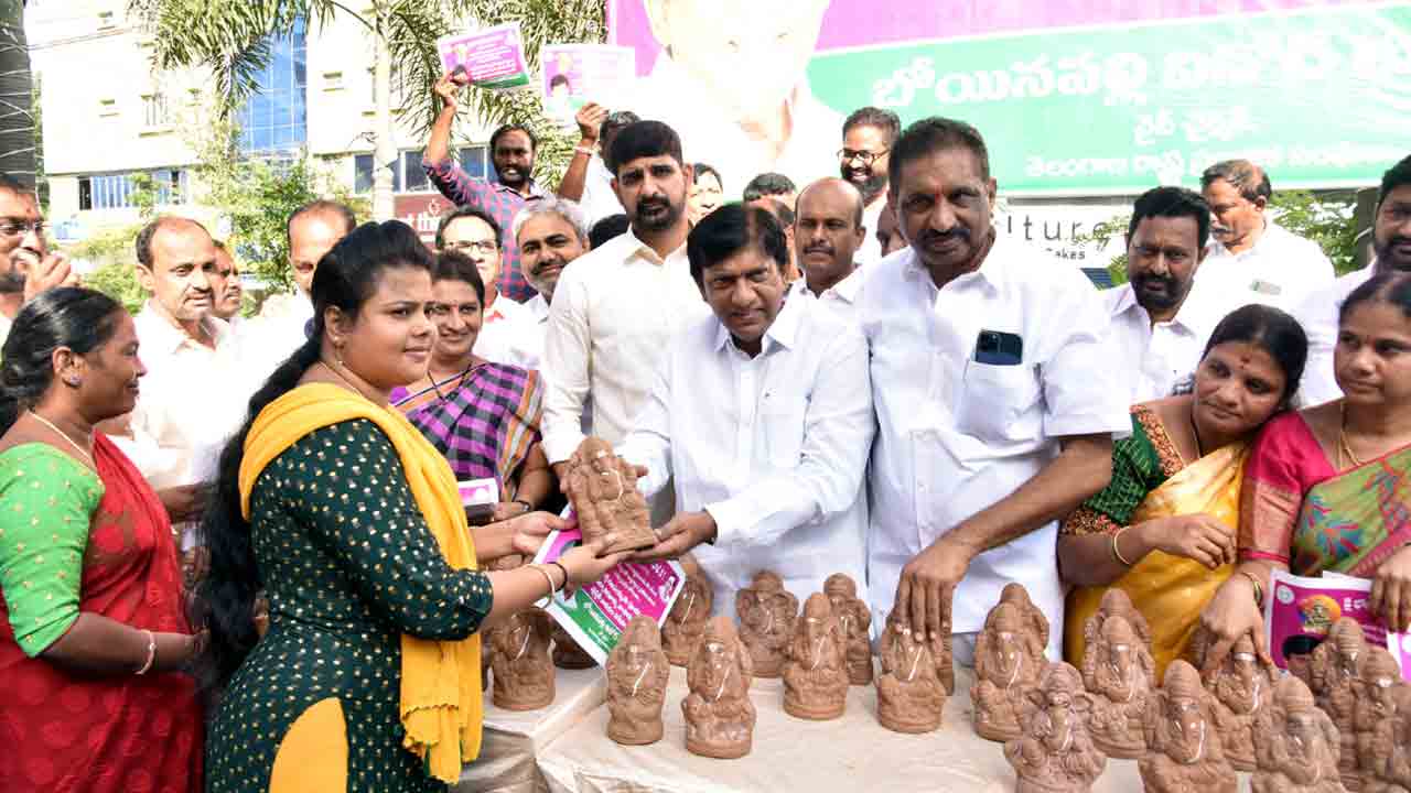 మట్టి గణపతులతోనే పర్యావరణ పరిరక్షణ : వినోద్‌కుమార్‌
