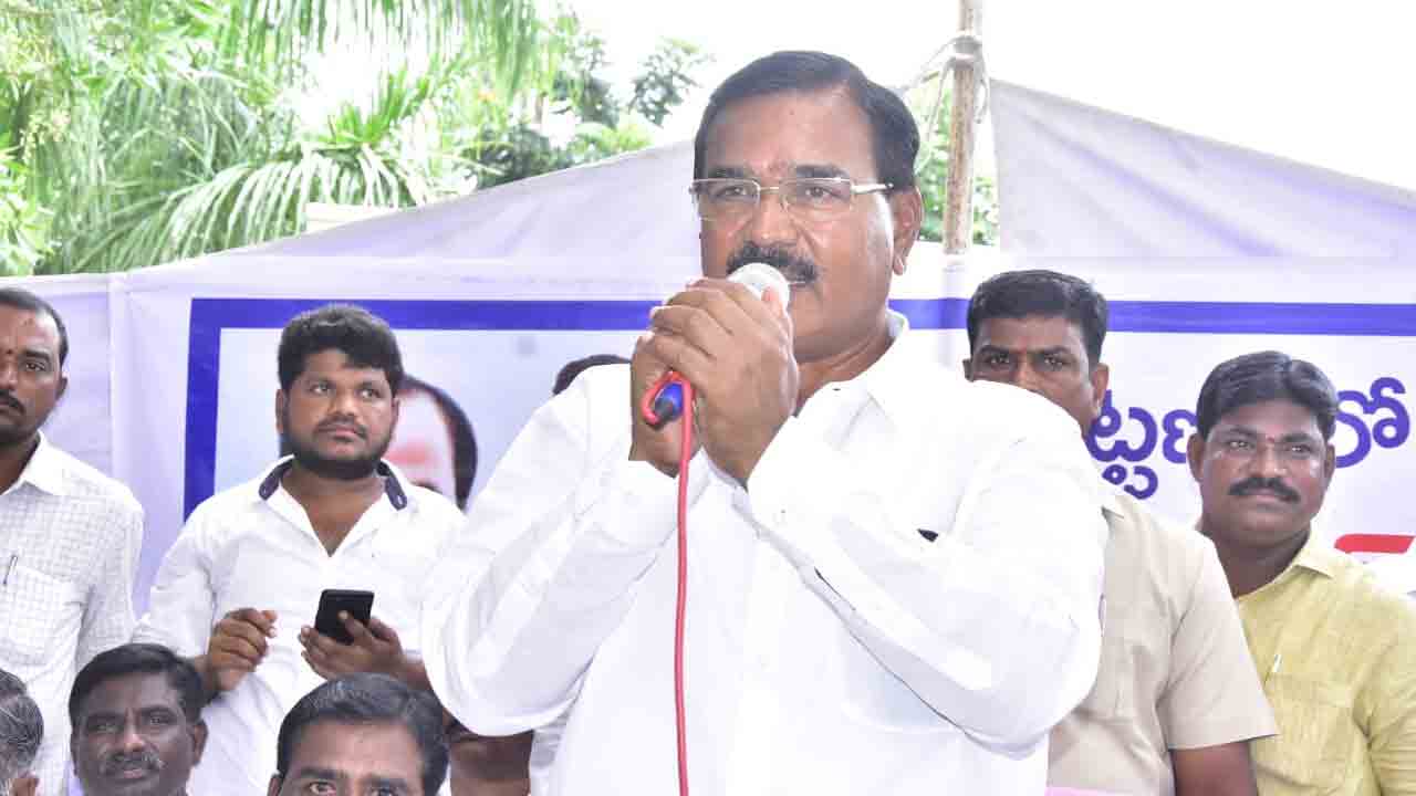 పేదలకు అండగా టీఆర్ఎస్ ప్రభుత్వం : నిరంజన్ రెడ్డి
