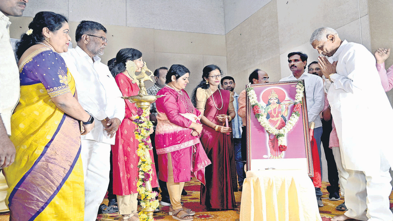 అట్టహాసంగా.. తెలంగాణ జాతీయ సమైక్యతా వజ్రోత్సవాలు