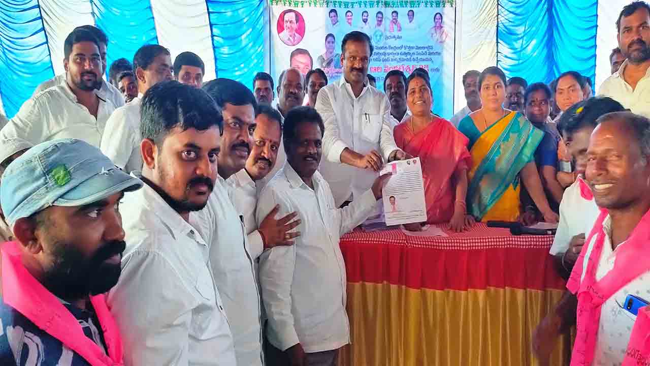 పేదల దేవుడు సీఎం కేసీఆర్‌