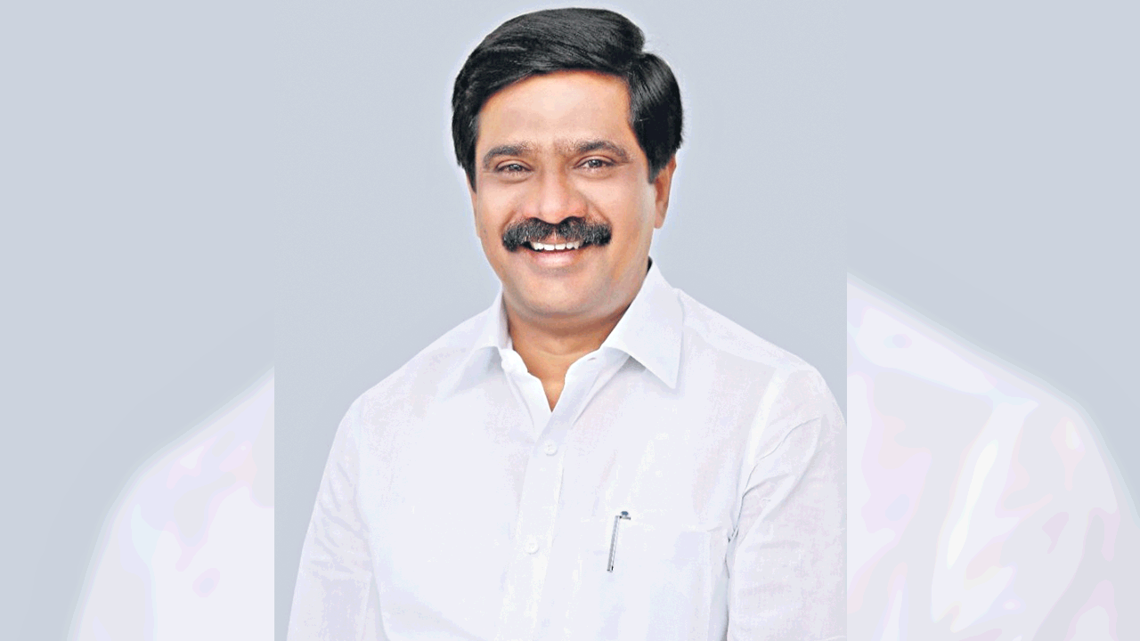 గిరిజనులపై కేంద్రం చిత్తశుద్ధిని చాటుకోవాలి