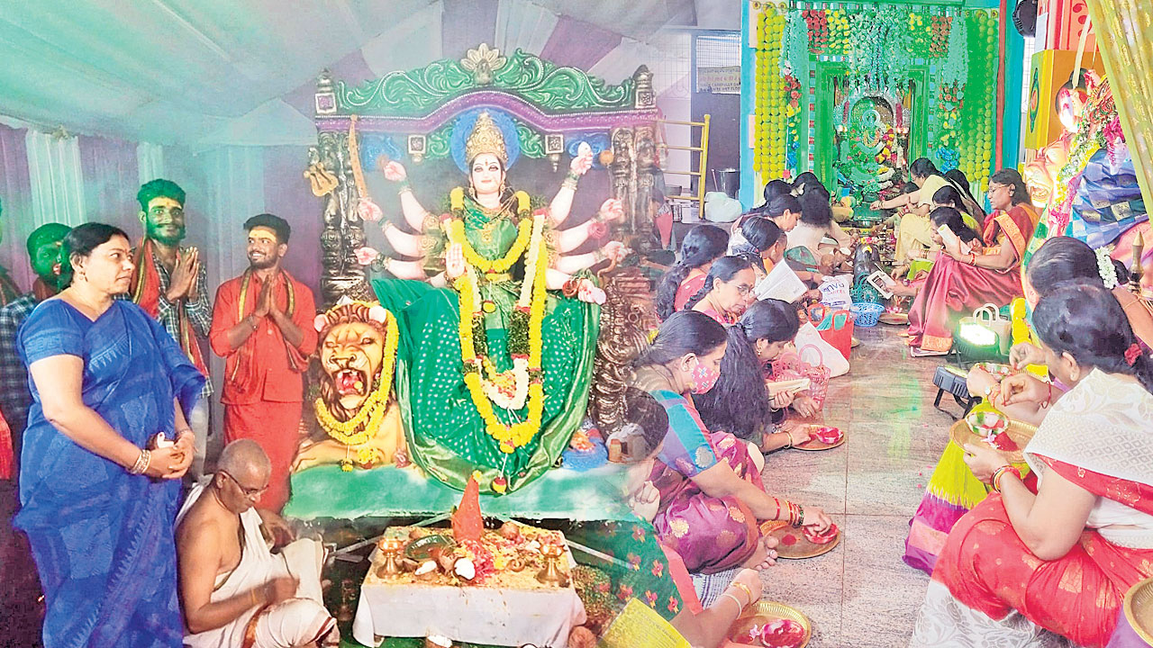 ఆలయాల్లో కుంకుమార్చన.. అన్నదానం