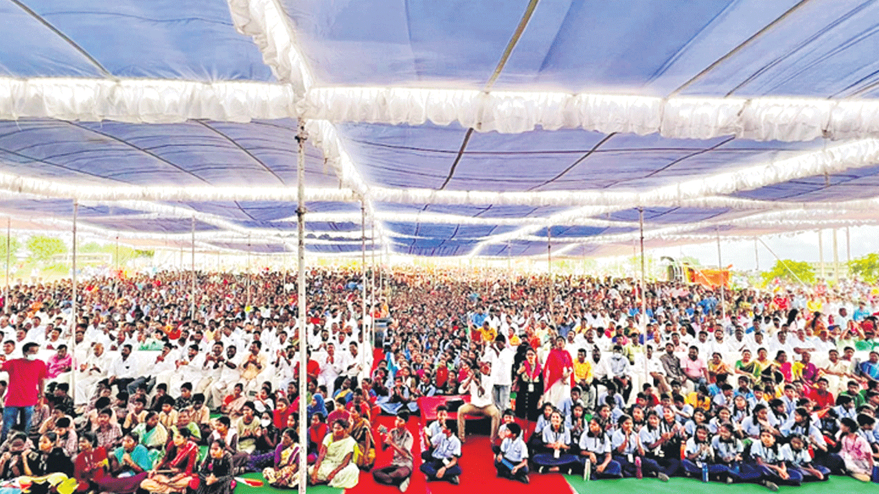 వైభవంగా తెలంగాణ జాతీయ వజ్రోత్సవాలు