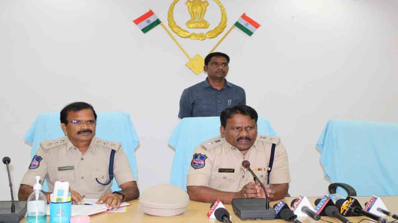 ఉత్సవాలను ప్రశాంతంగా జరుపుకోవాలి