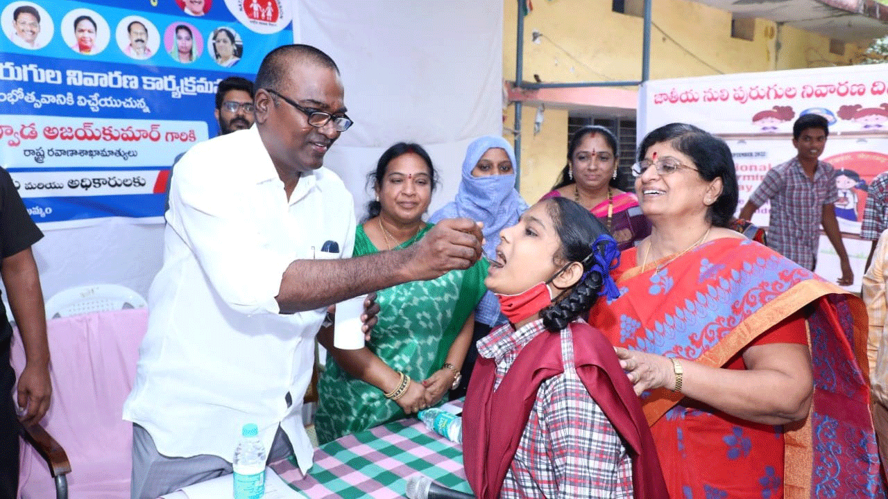 మాత్రలతోనే నులి పురుగుల నివారణ: మంత్రి అజయ్‌