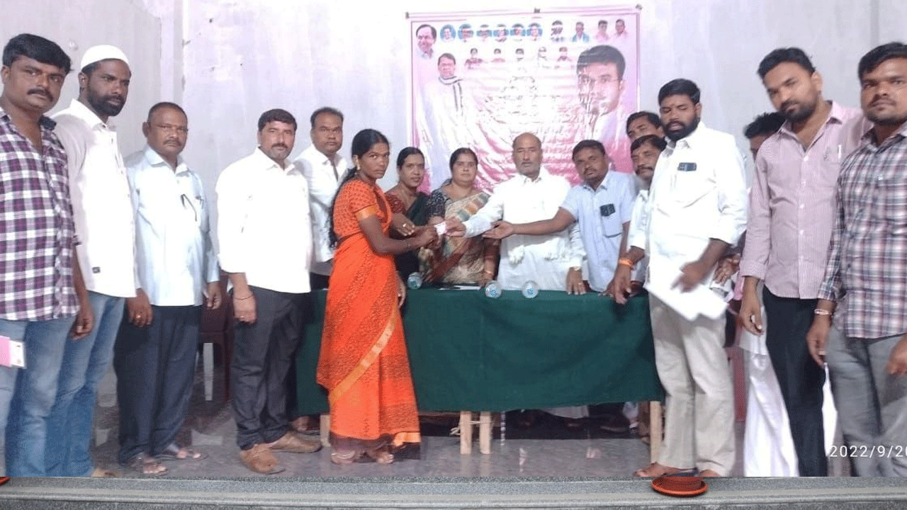 బడుగు, బలహీనవర్గాల అభ్యున్నతికి కేసీఆర్‌ కృషి