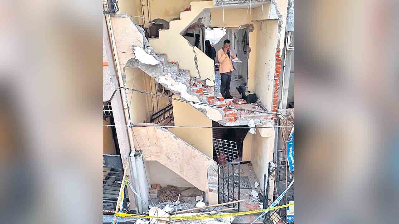 వంటింట్లో సిలిండర్‌ పేలి