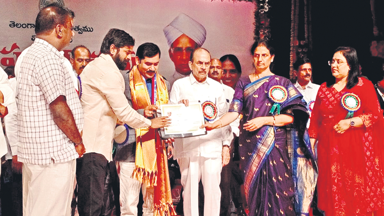 ఉత్తమ సమాజాన్ని నిర్మించాలి