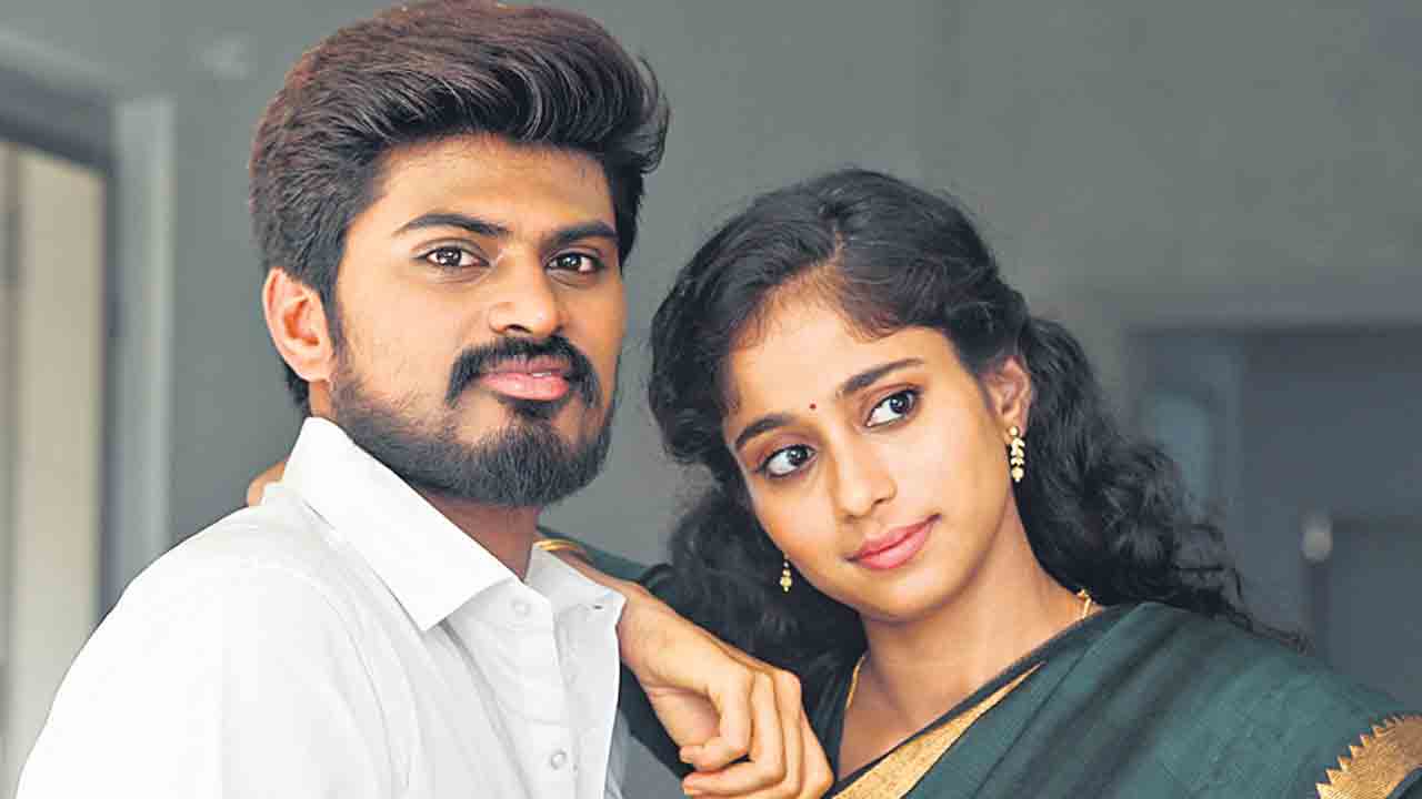 ఘాట్‌ రోడ్‌ నేపథ్యంతో