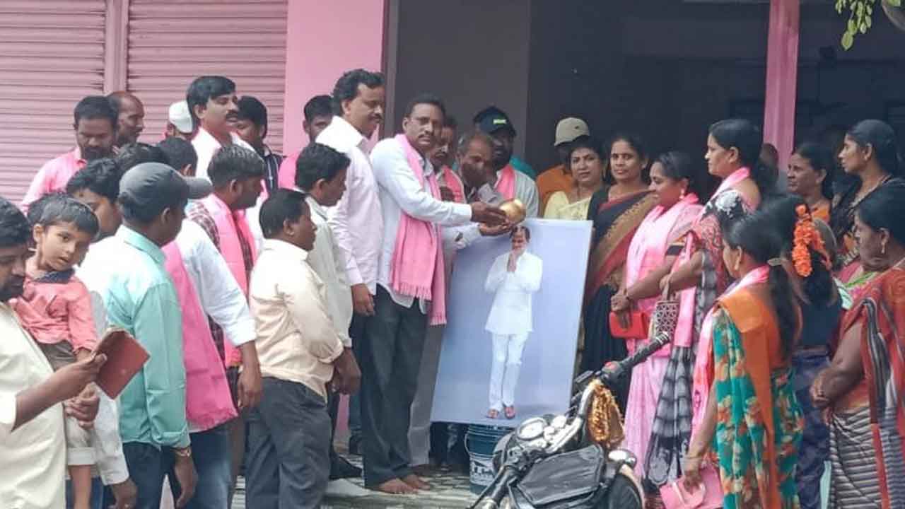 మడమ తిప్పని.. మాట తప్పని నాయకుడు కేసీఆర్‌