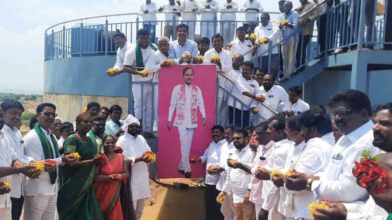 గోదావరి జలాలు సీఎం కేసీఆర్‌ చలవే