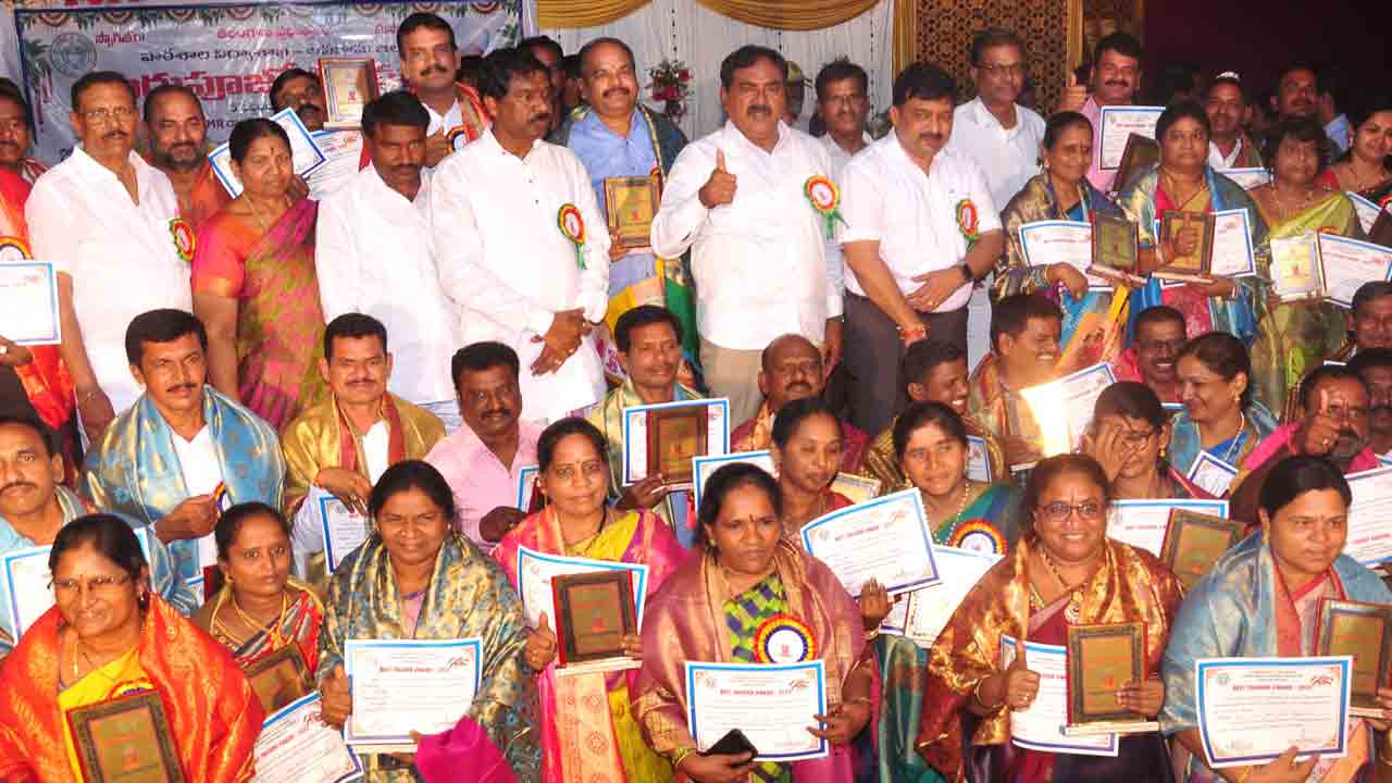 సర్కారు స్కూళ్లకుకొత్తరూపు తెస్తాం