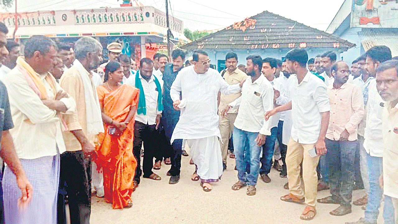 ప్రతి పేదవాడికీ ఇల్లు కట్టిస్తా