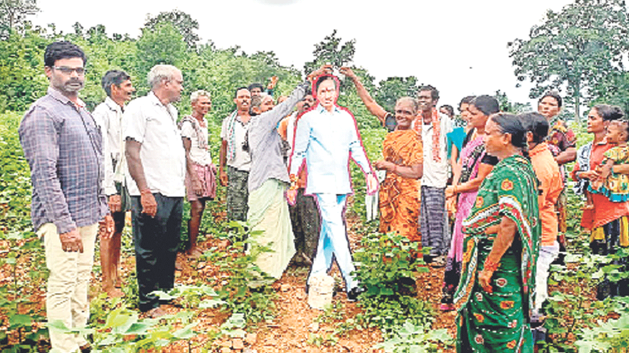 గిరిజన పక్షపాతి సీఎం కేసీఆర్‌