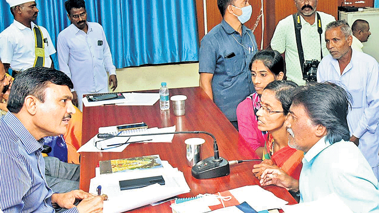 ప్రజావాణిలో వచ్చిన సమస్యలు వెంటనే పరిష్కరింలి