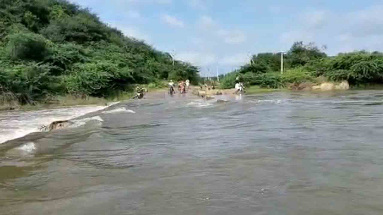 వదలని వాన