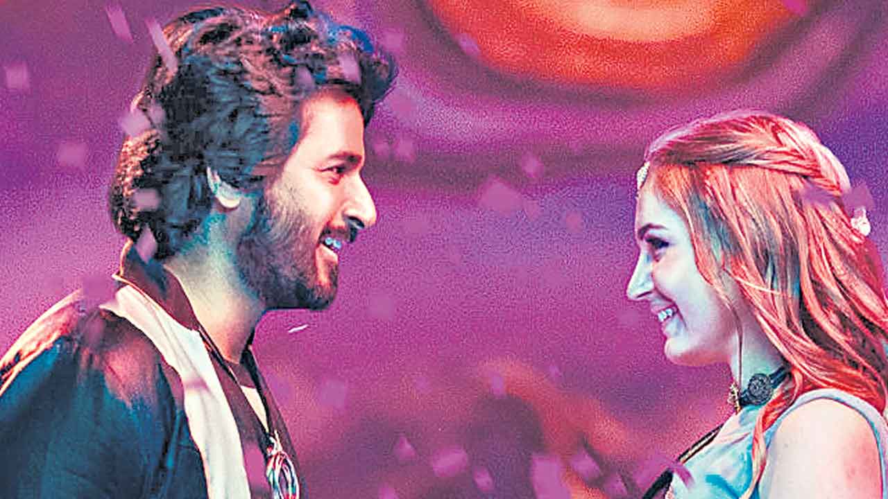 మాస్‌ను హుషారెత్తించేలా..