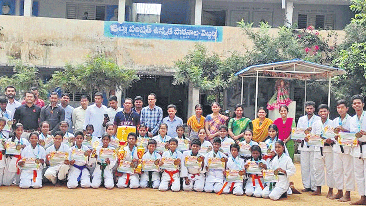 జాతీయ స్థాయిలో మెరిసిన విద్యార్థులు