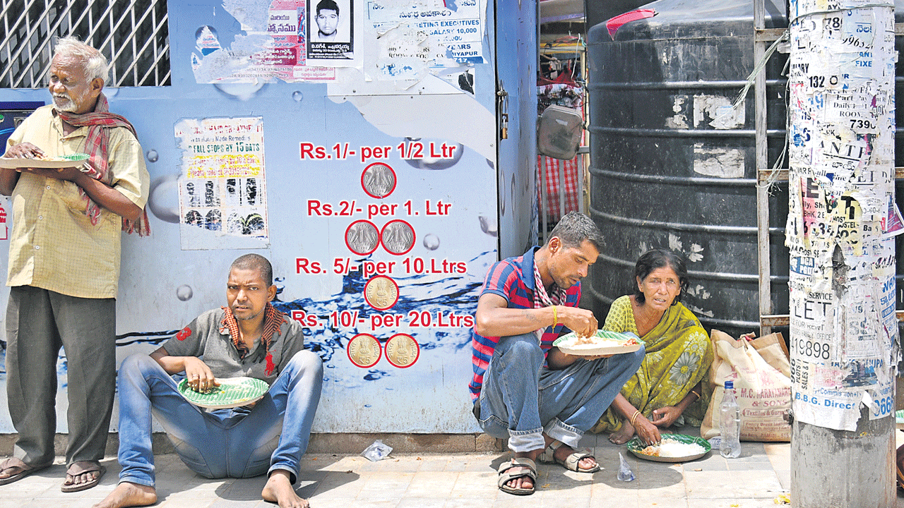 కంచంలో మన్ను పోసుకుందామా?