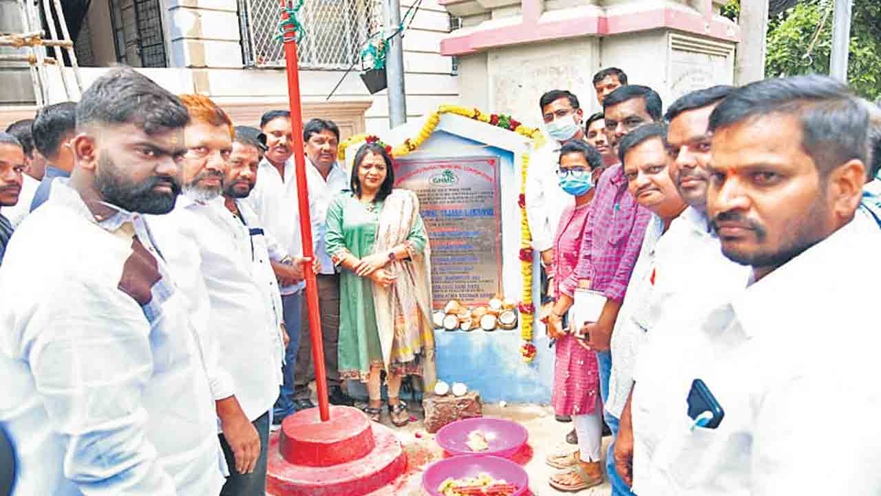 రూ.158 కోట్లతో 385 వీడీసీసీ రోడ్లు