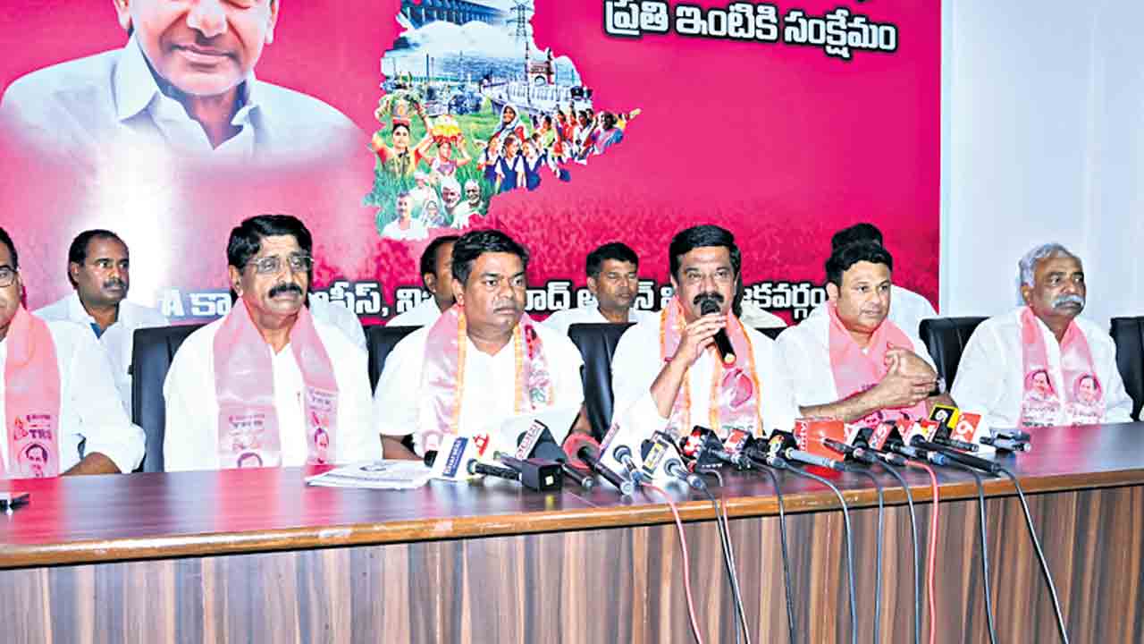 నిర్మలవి చిల్లర రాజకీయాలు