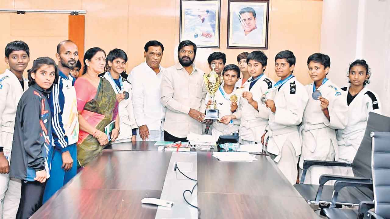 జూడోకాస్‌కు మంత్రి అభినందన