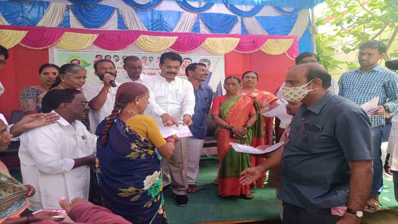 సీఎం కేసీఆర్‌ పేదల పక్షపాతి