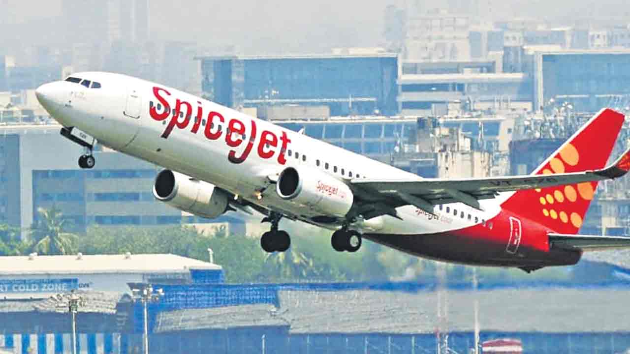 పైలట్ల జీతాలను పెంచిన స్పైస్‌జెట్‌