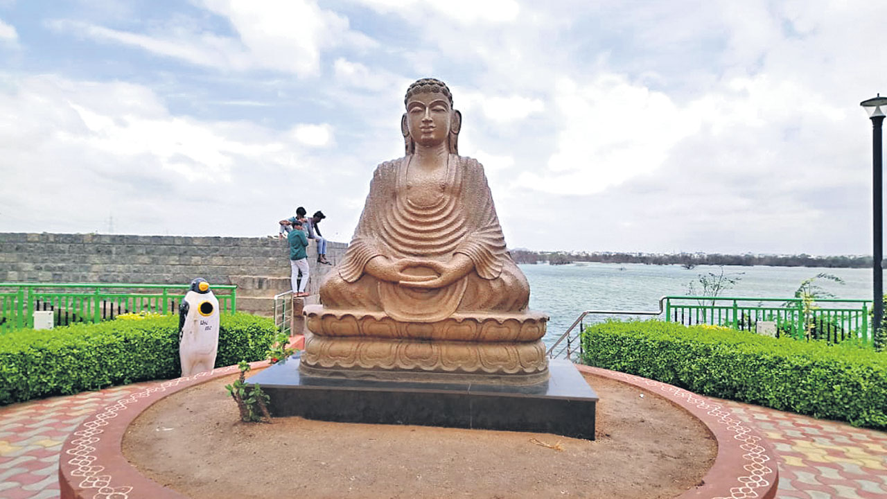 అభివృద్ధిలో దీటుగా.. స్వచ్ఛతలో మేటిగా