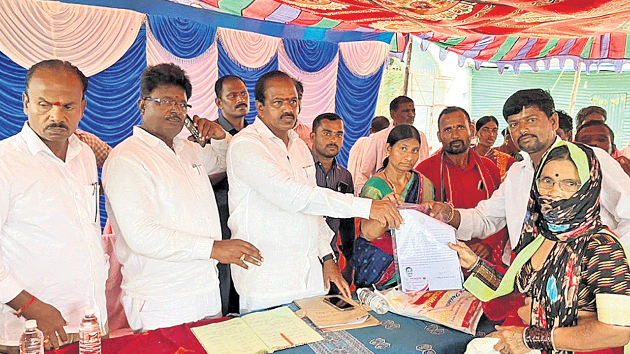 తెలంగాణ రాష్ట్రం దేశానికే ఆదర్శం