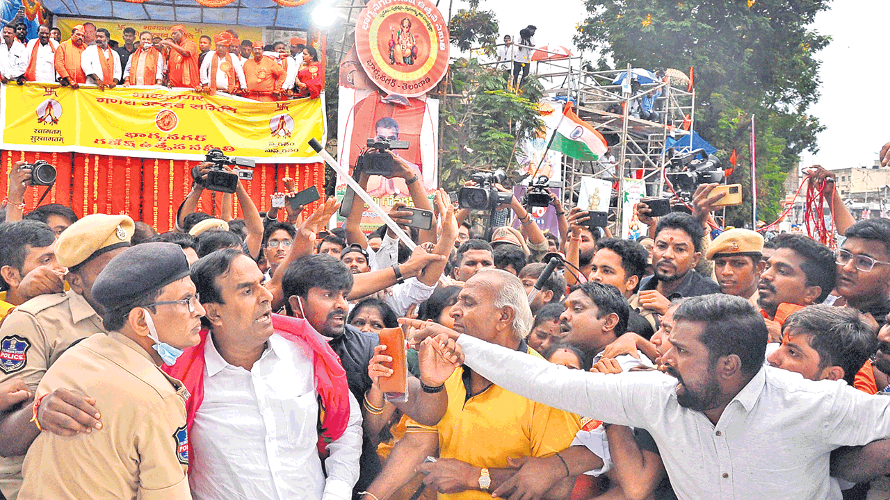 దేవుడి ముసుగులో పిచ్చికూతలా?