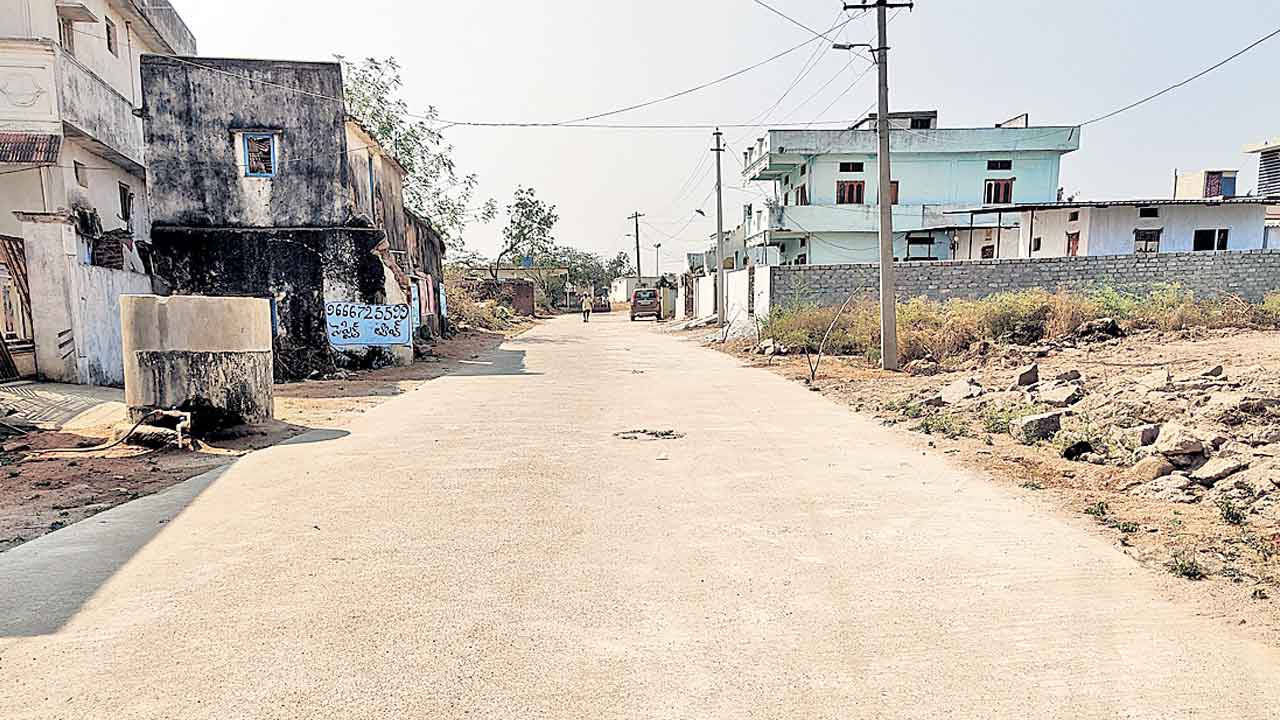 నాడు సమస్యలకు నిలయం…నేడు సకల సౌకర్యాలు…