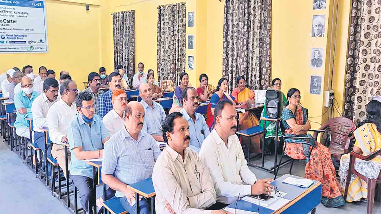 397 స్కూళ్ల విద్యార్థులకు ఏడాది శిక్షణ