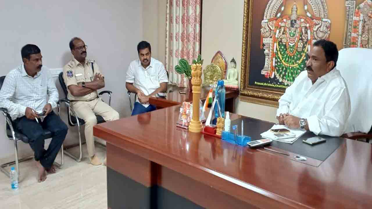 సమైక్యతా వజ్రోత్సవ వేడుకలకు సహకరించాలి