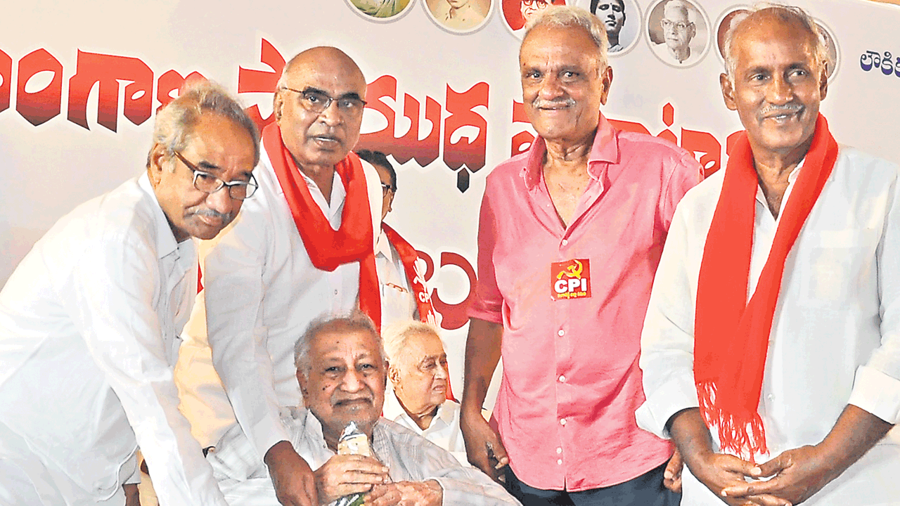 బీజేపీ హంగామా ఊళ్లో పెండ్లికి కుక్కల హడావిడి: సురవరం సుధాకర్రెడ్డి