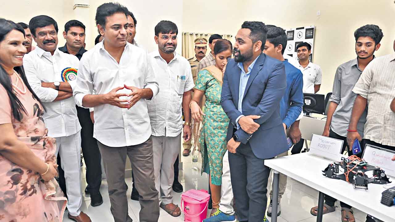 ఉద్యోగాలిచ్చే స్థాయికి ఎదగాలి