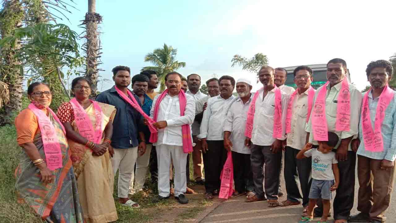 కుట్రపూరిత బీజేపీకి బుద్ధి చెప్పాలి