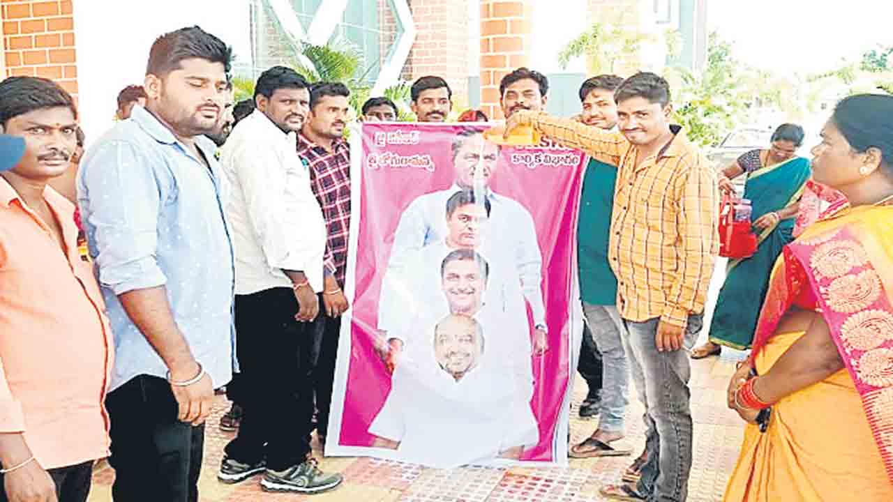 వేతనాల విడుదలపై హర్షం