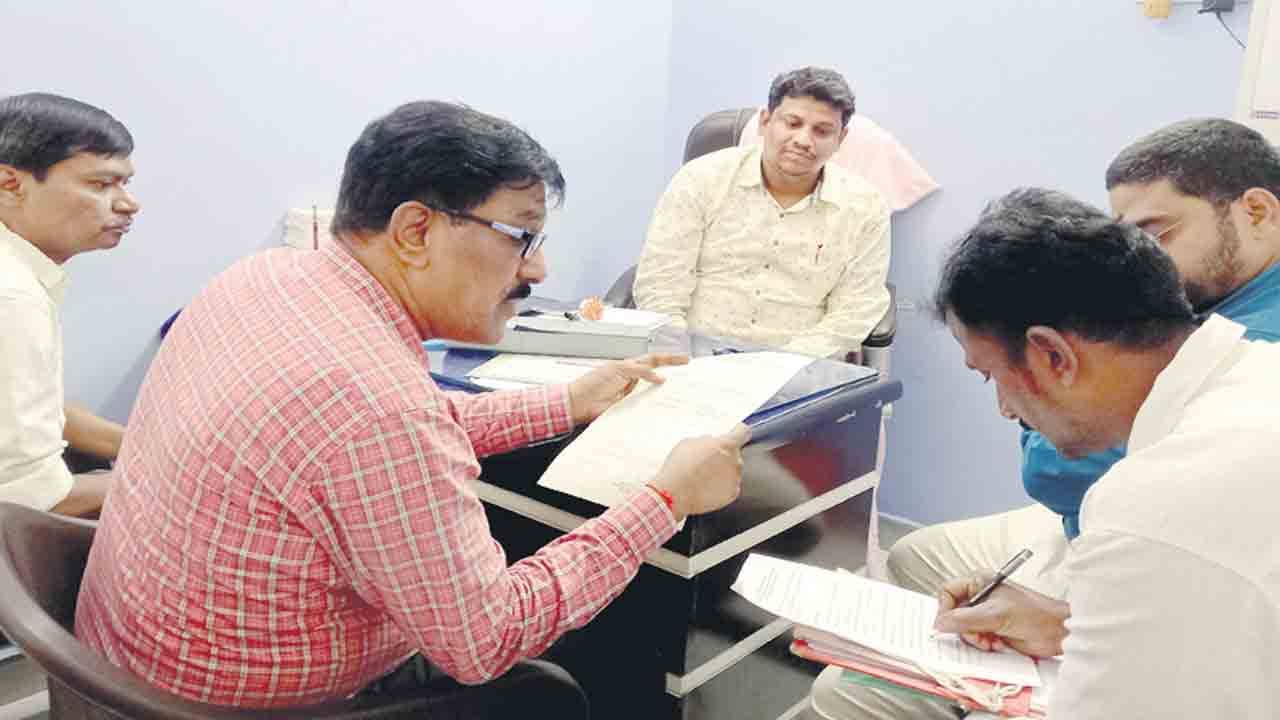 నిబంధనలు అతిక్రమిస్తే చర్యలు