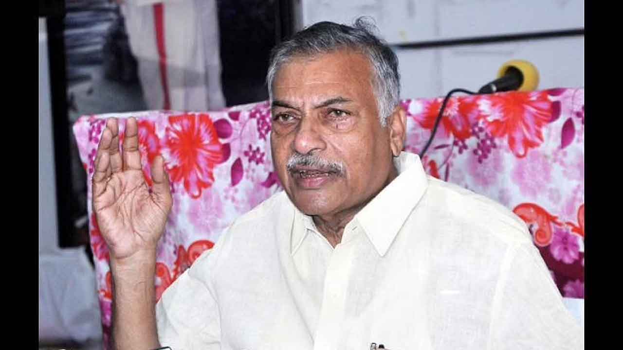 ఎన్టీఆర్‌ పేరు మార్పును నిరసిస్తూ అధికార భాషా సంఘం చైర్మన్‌ రాజీనామా