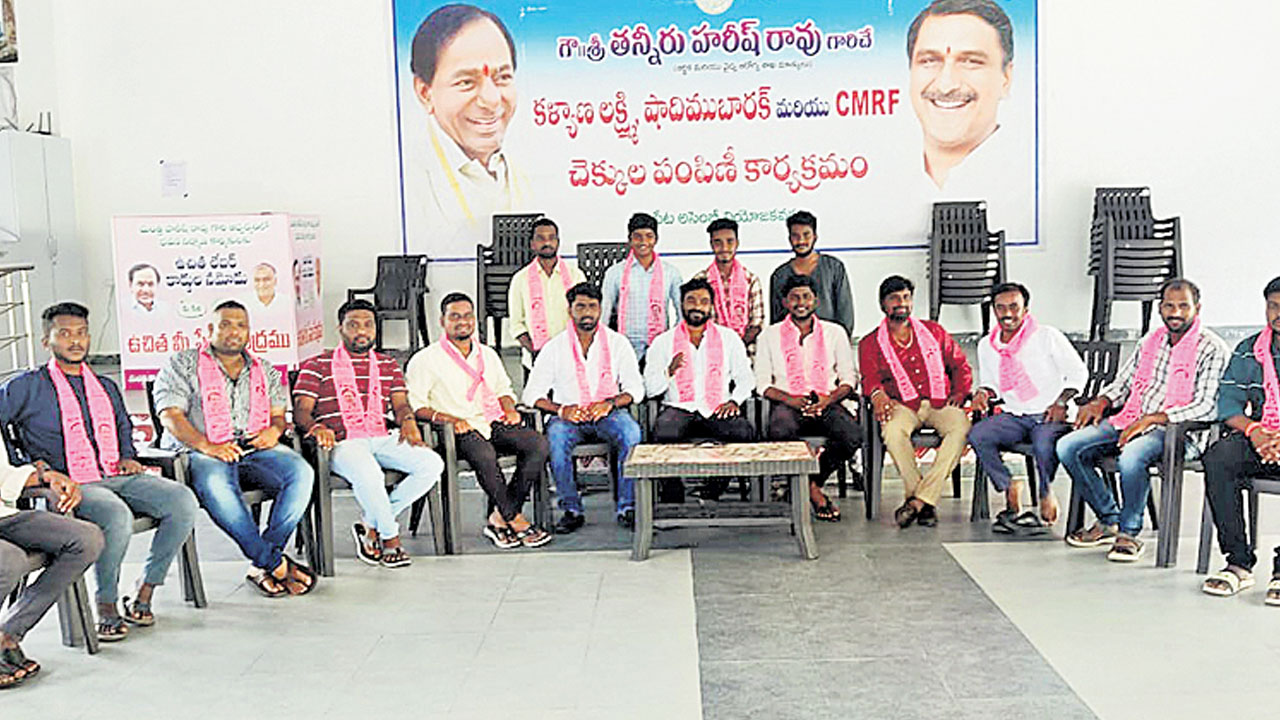 రెసిడెన్షియల్‌ పాఠశాలల్లో కార్పొరేట్‌ విద్యాబోధన