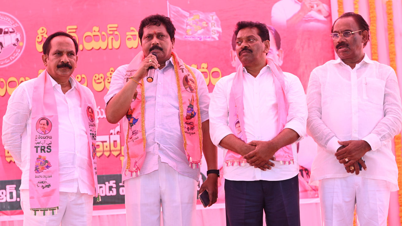 గులాబీ పండుగ