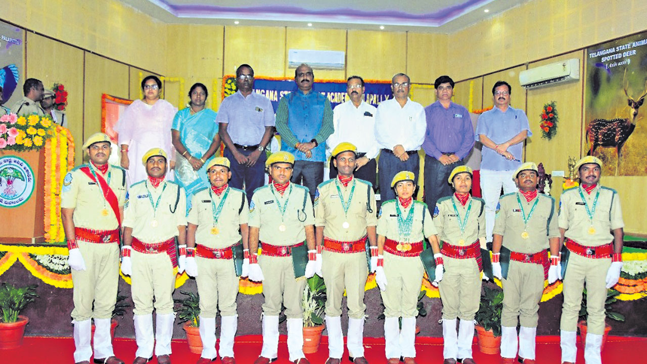 అడవుల సంరక్షణే కర్తవ్యంగా ముందుకెళ్లాలి