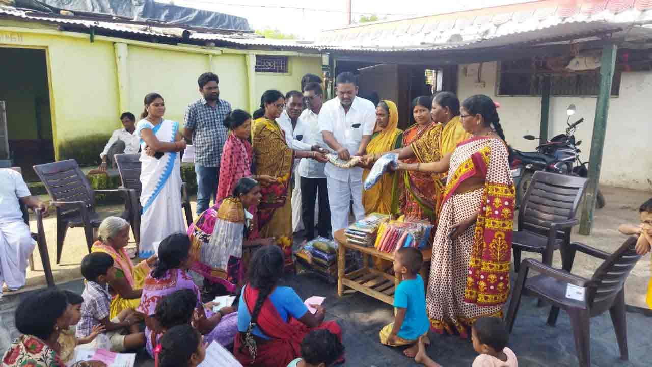 మహిళా సంక్షేమానికి పెద్దపీట