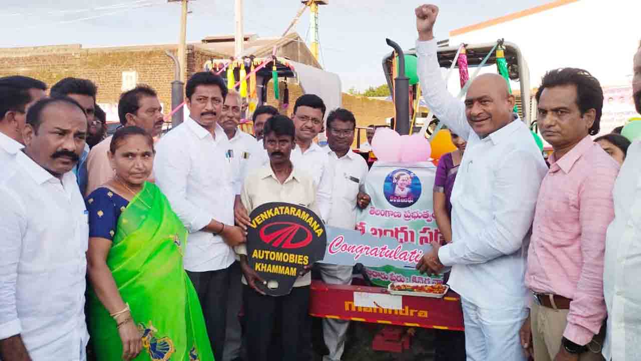 ఎస్సీల ఆర్థికాభివృద్ధి కోసమే దళితబంధు