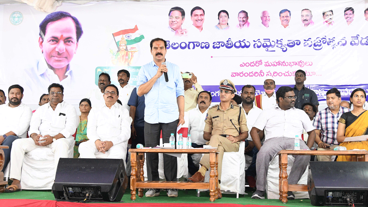 దేశ ప్రజలు కేసీఆర్‌ నాయకత్వాన్ని కోరుతున్నారు..